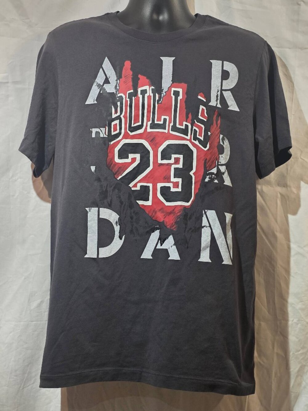 Jordan “Bulls 23” Graphic T-Shirt – Black – Size L